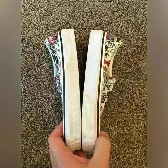 VANS, classic slip ons, graphic print, vans stickers, women’s size 5.5 - Picture 6 of 8